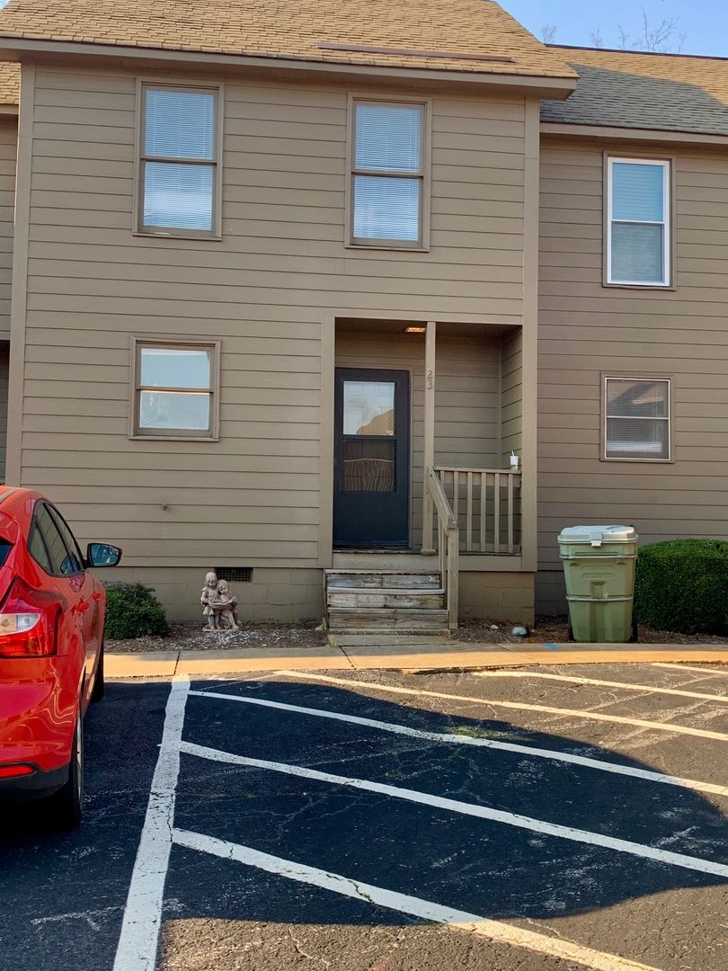 Fort Hill Commons, 23 2 of 12