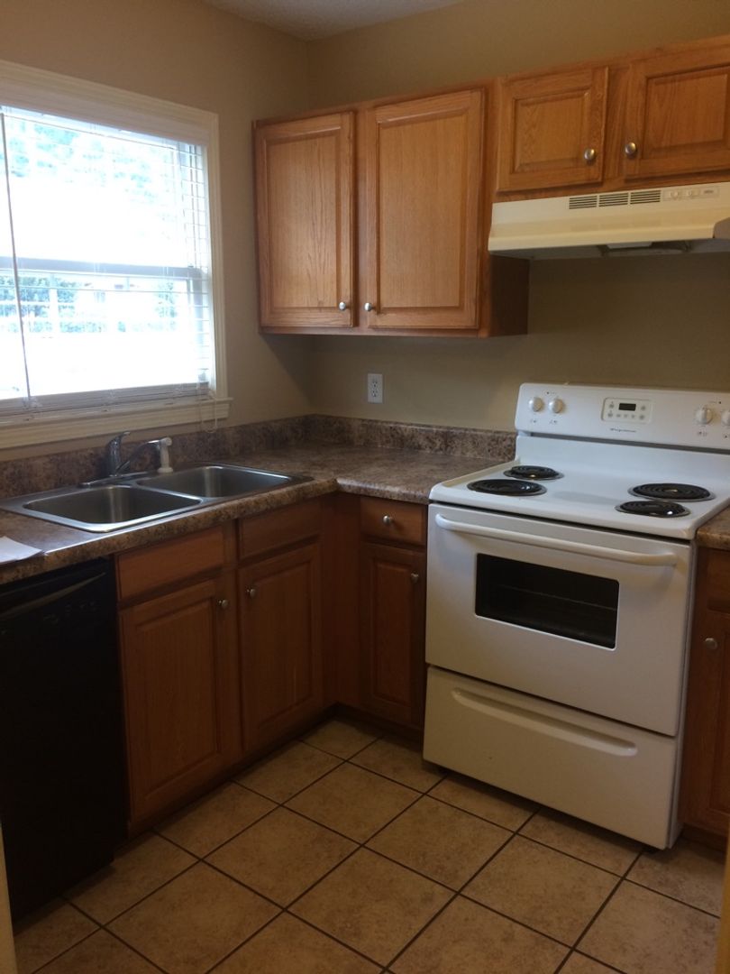 Clemson Townhome: 1108-165 Tiger Blvd.