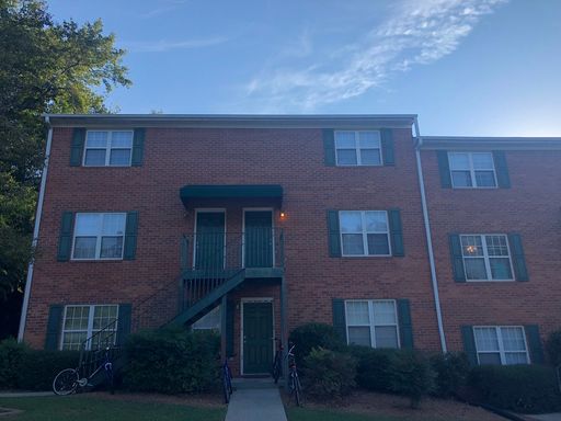 College Heights 4BR, 3BA – photo 1