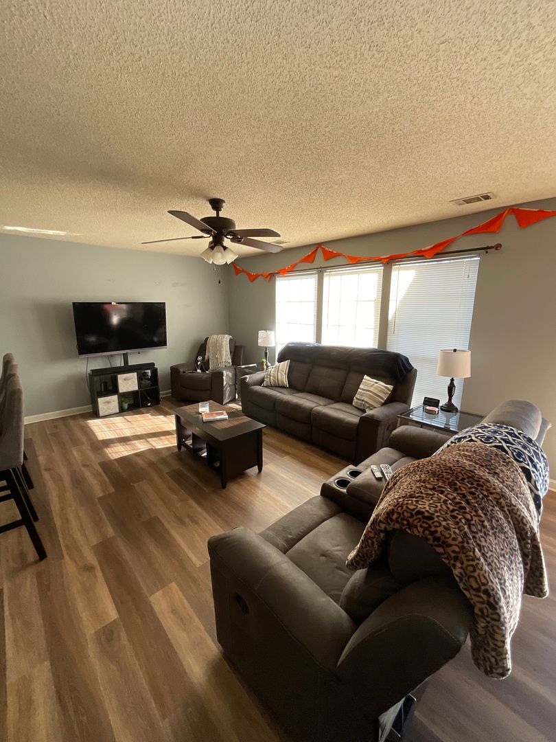 Clemson Apartment: 155-130 Anderson Hwy