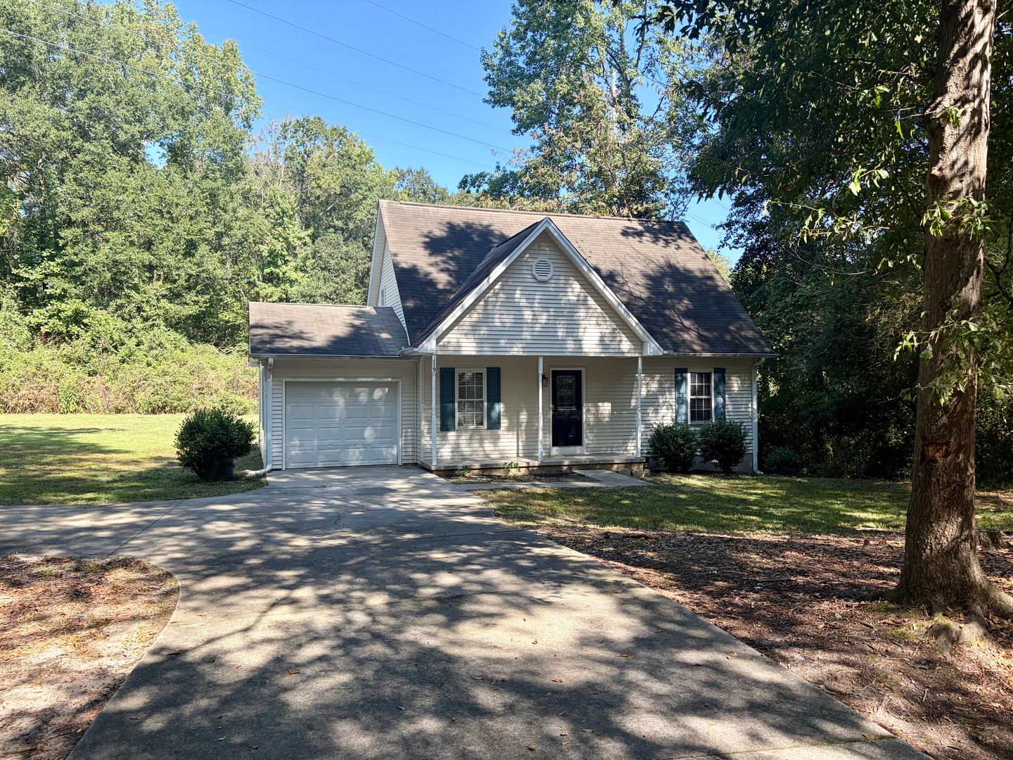 Clemson House: 119 Vineyard Road