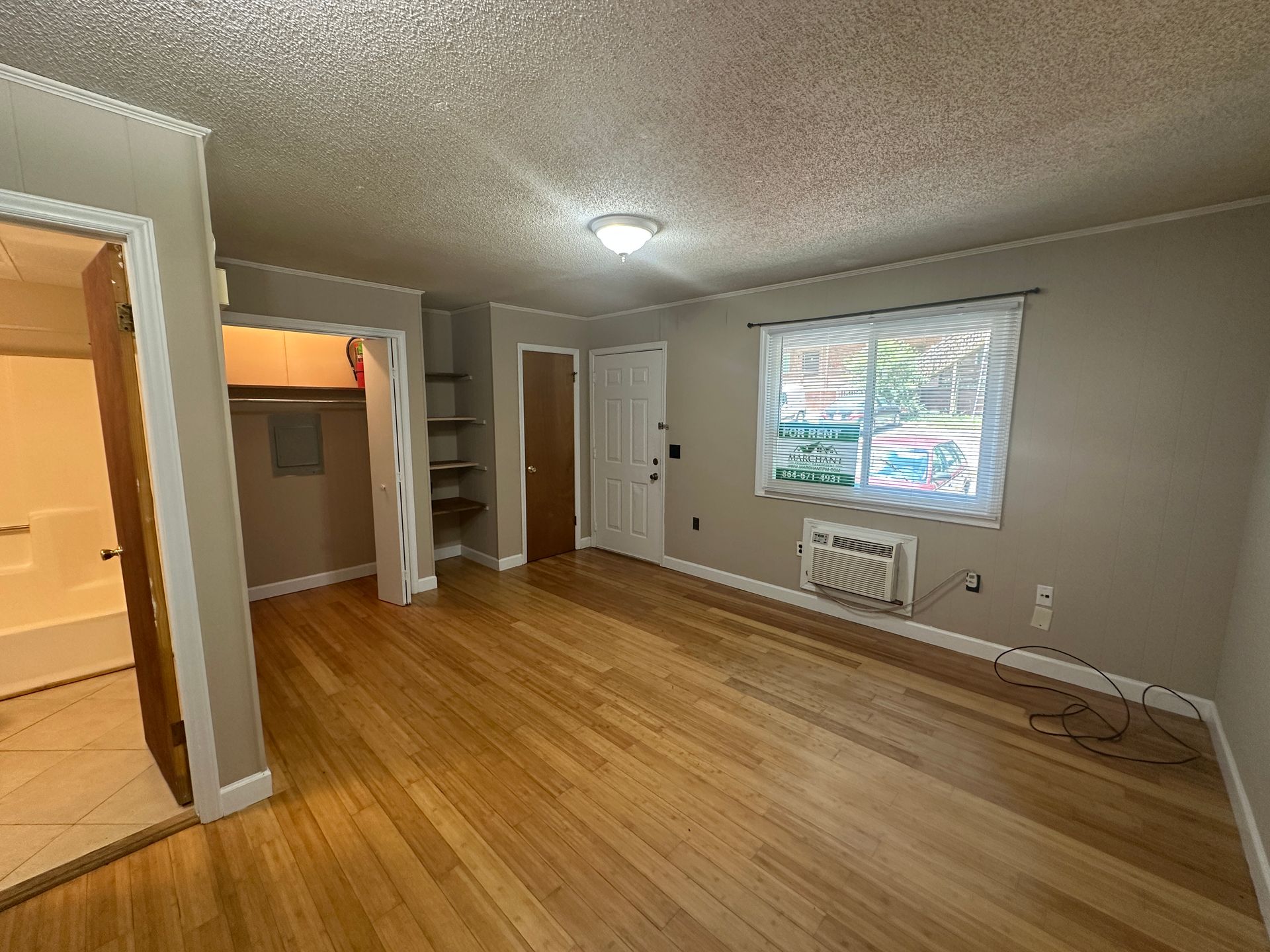 Clemson Apartment: 118 Creekside Drive - 01