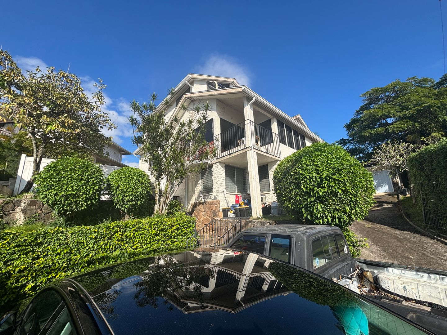 Honolulu Apartment: 1055 Alewa Dr