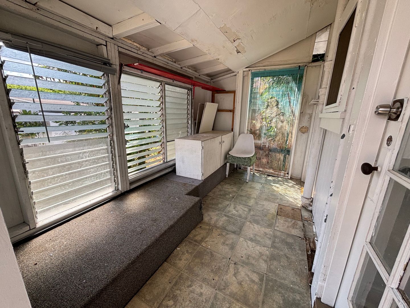 Honolulu Apartment: 1003 3rd Ave.