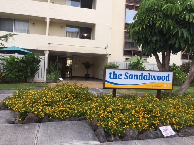Honolulu Condo: 910 Ahana St #1107