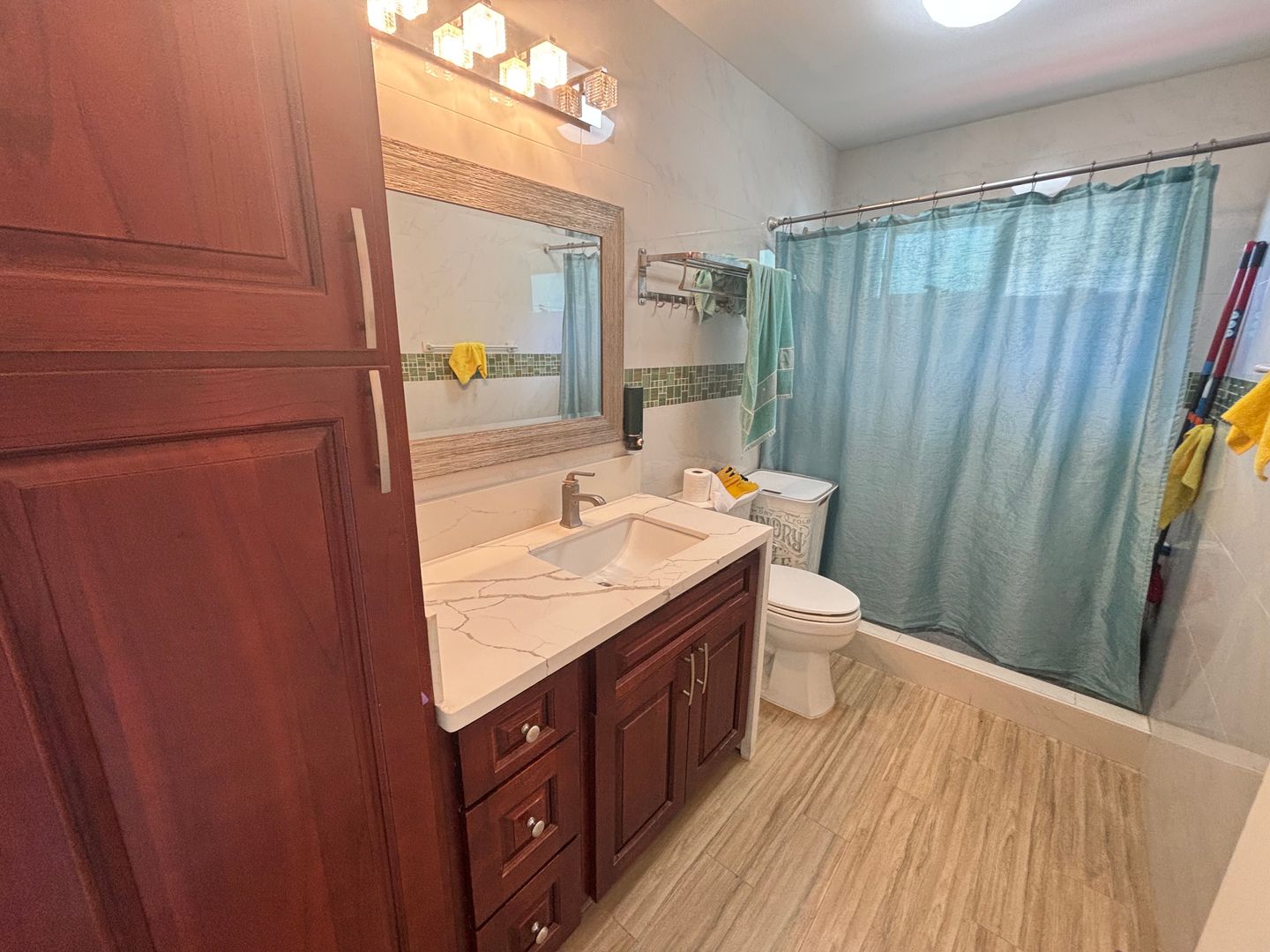 Honolulu Apartment: 2036 9th Ave.