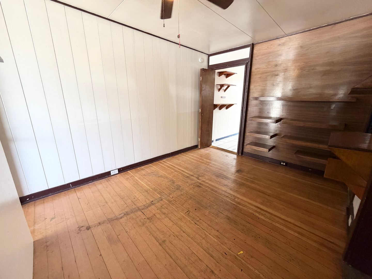 Honolulu Apartment: 522 Lauiki St.