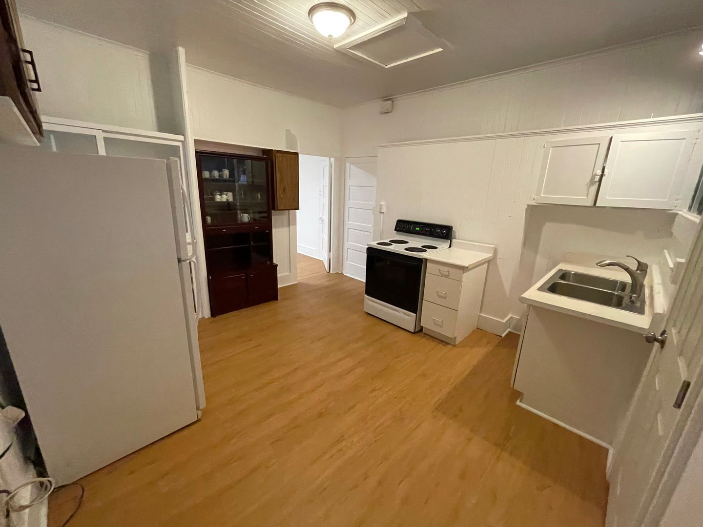 Honolulu Apartment: 1542 Liholiho St.