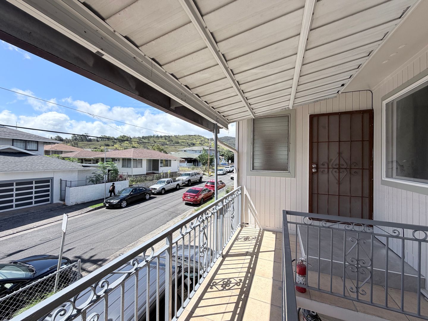 Honolulu Apartment: 2210 N School St