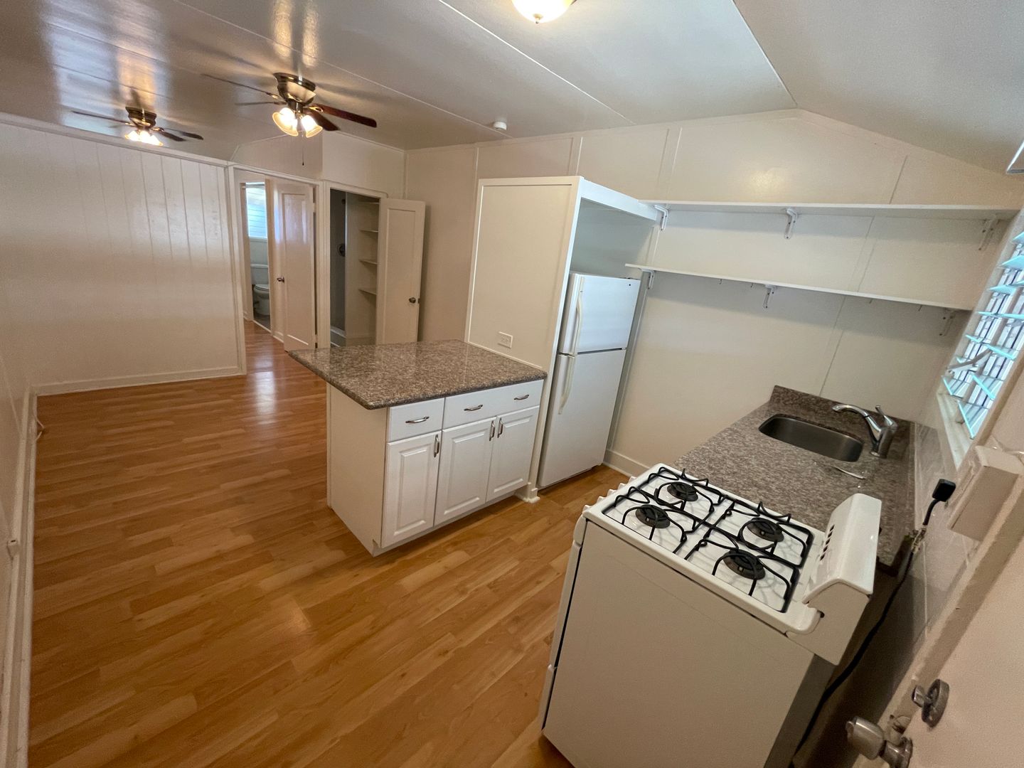 Honolulu Apartment: 1024 Green St.