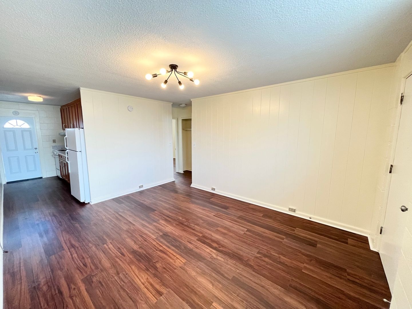 Honolulu Apartment: 106 S. Kuakini St.