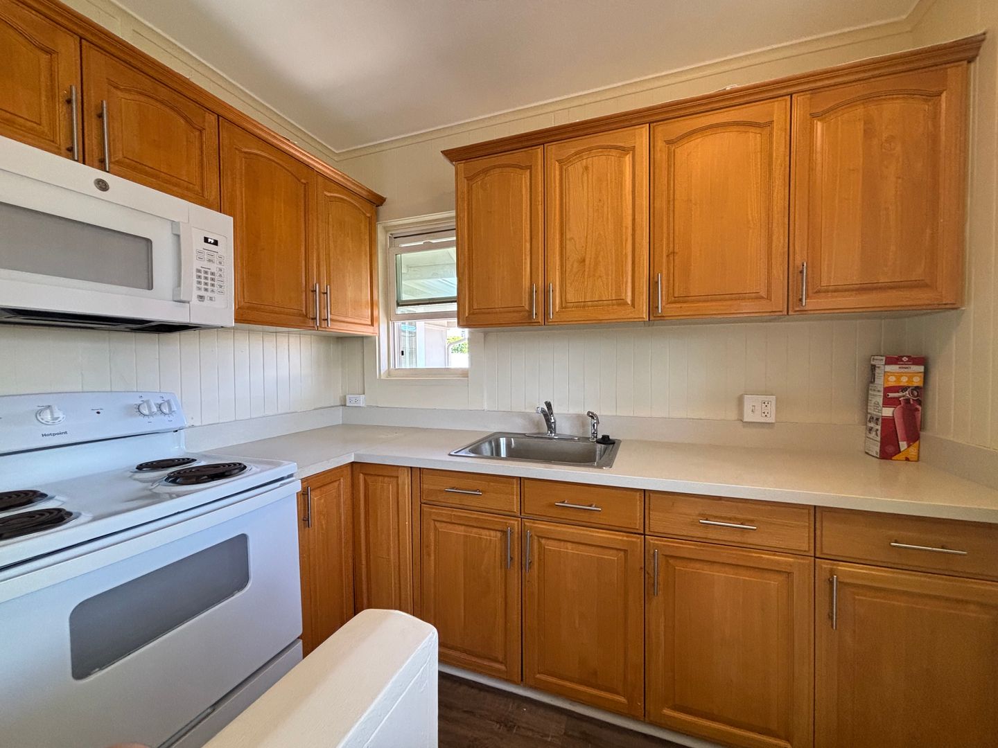 Honolulu Apartment: 737 Hauoli St.