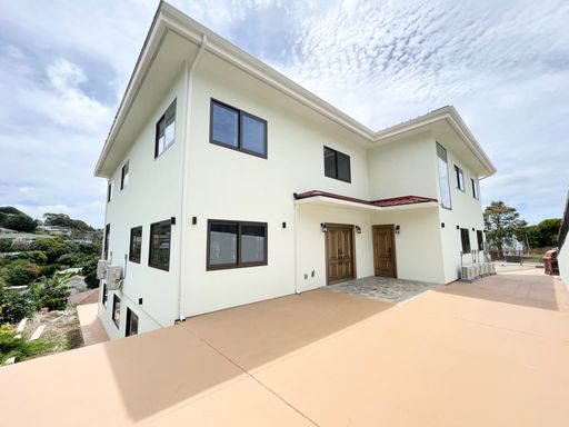 Prestigious Makiki Home For Rent 7BD 4BA with Split AC & Panoramic Mountain and City View! – photo 1