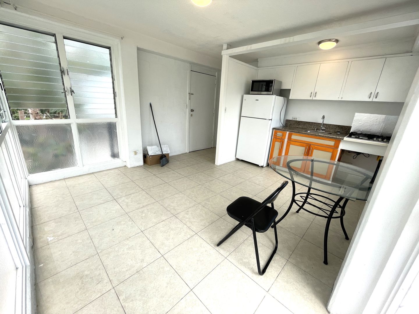 Honolulu Apartment: 2107 Ala Wai Blvd