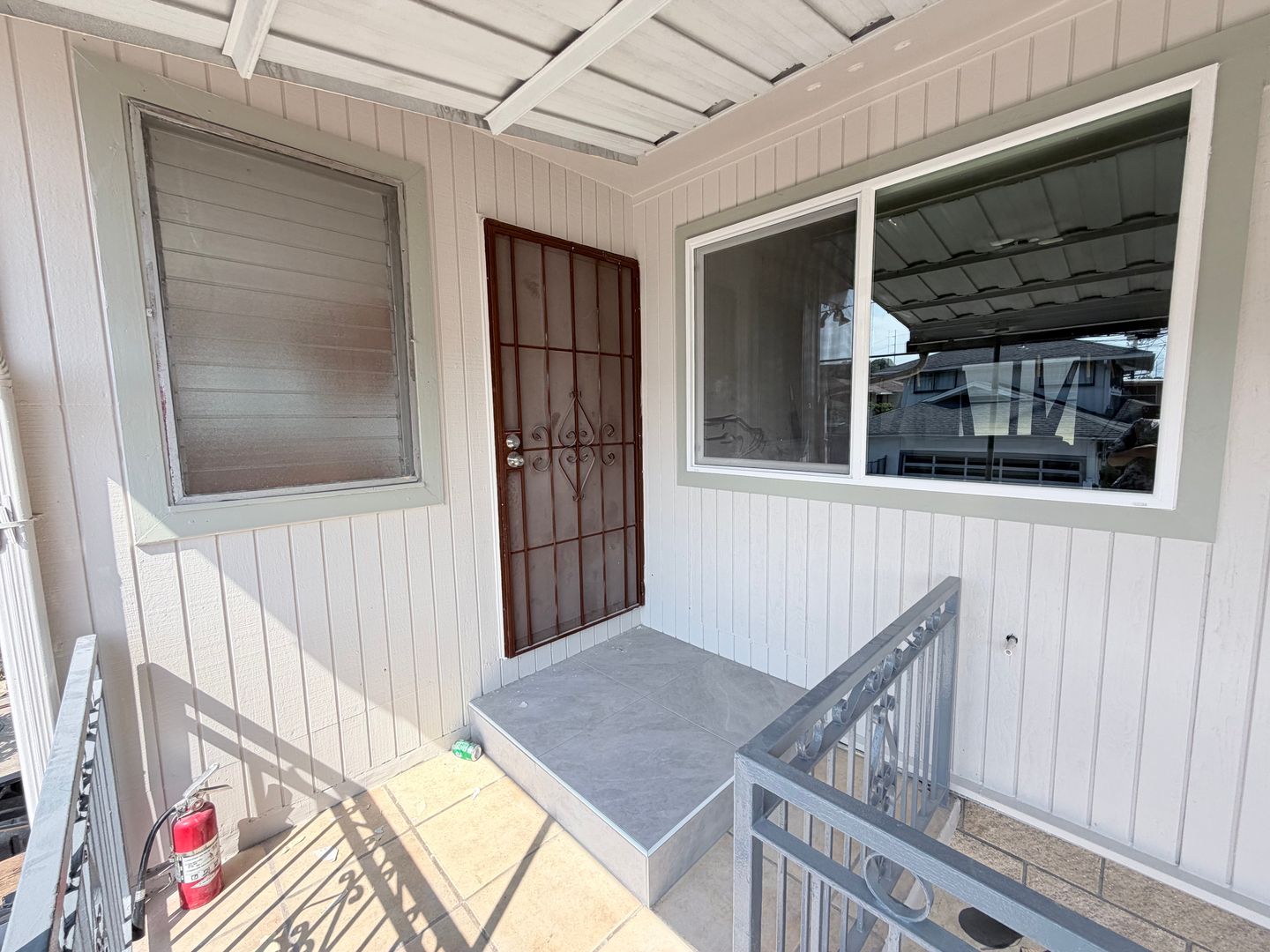 Honolulu Apartment: 2210 N School St