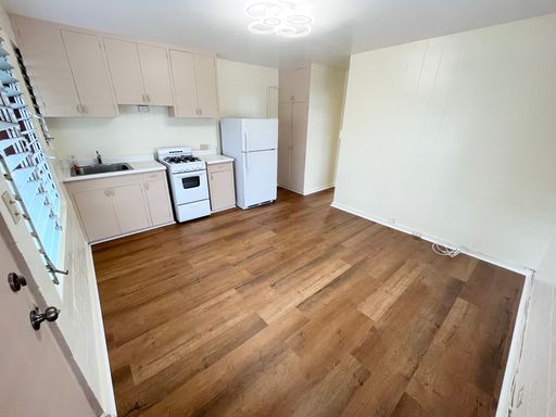 Section 8 OK! 1 BEDROOM, 1 BATH WITH NEW FLOORING INSTALLED IN KAKAA'KO- AVAILABLE NOW!!! – photo 1
