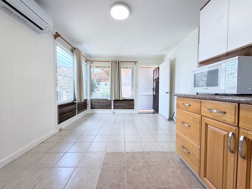 2 Bedroom 1 Bathroom 3 split Acs in Kaimuki 18th Ave! – photo 1
