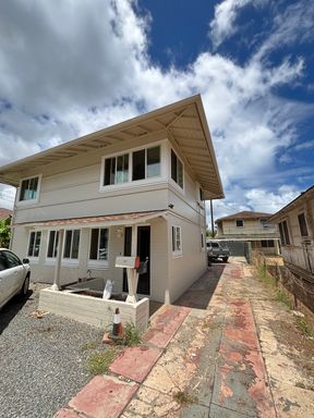 737 Hauoli St. - Upstairs 2nd Floor 3 bedrooms, 1 bathroom Available Now! UTILITIES INCLUDED! – photo 1