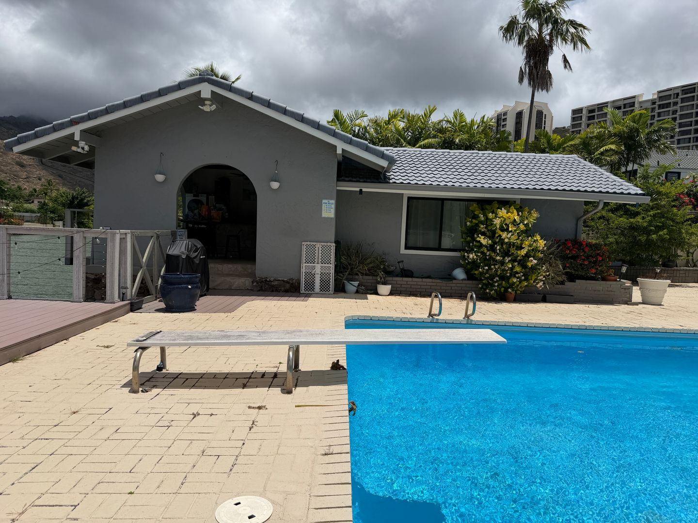 Honolulu House: 6767 Hawaii Kai Drive. #studio