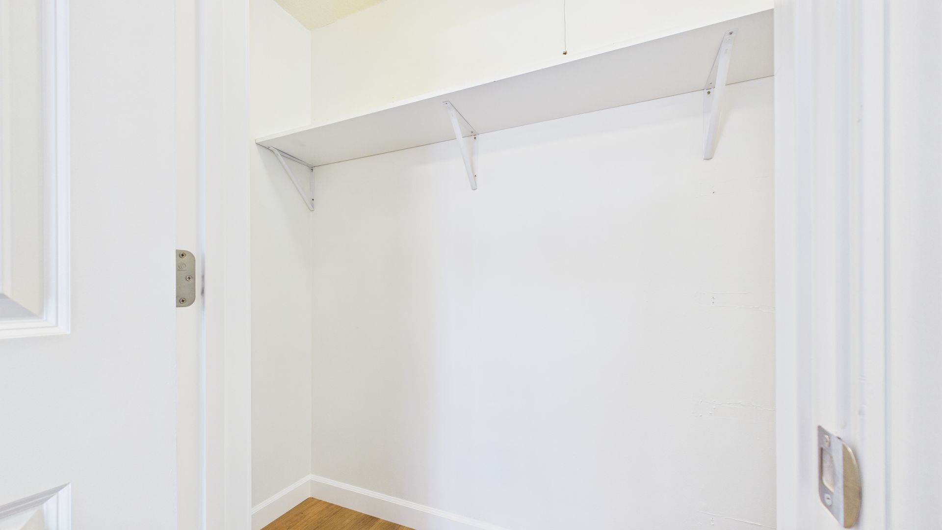 Minnetonka Apartment: 10213-302 W 34th St