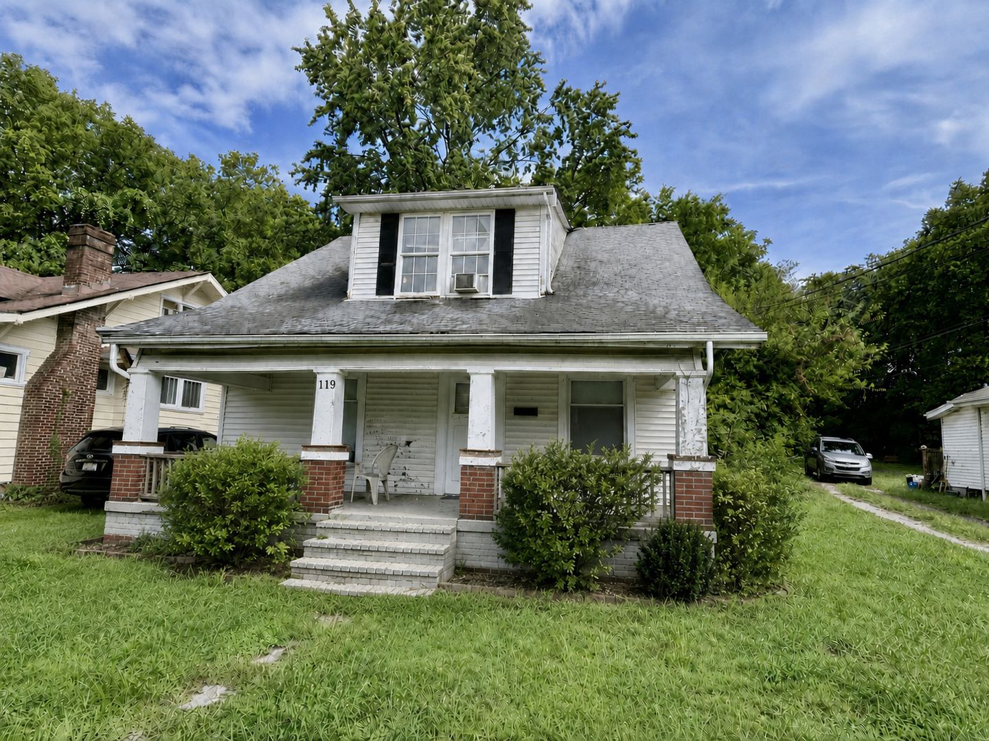 Lexington House: 119 Westwood Dr.