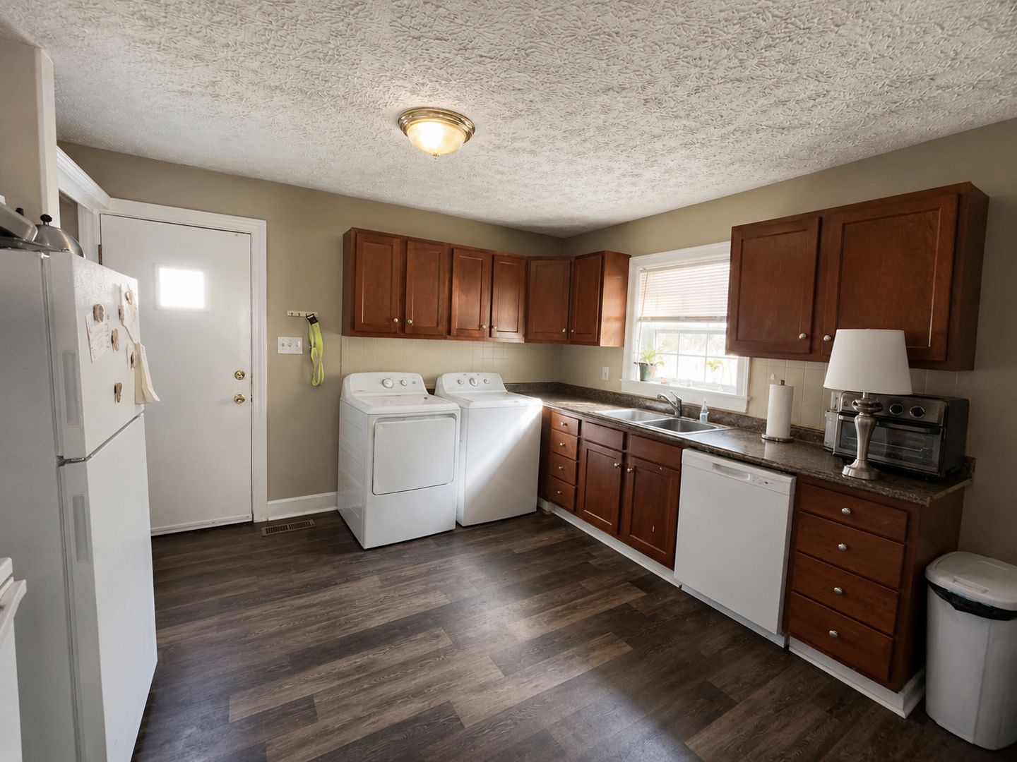 Lexington House: 733 Golfview Drive