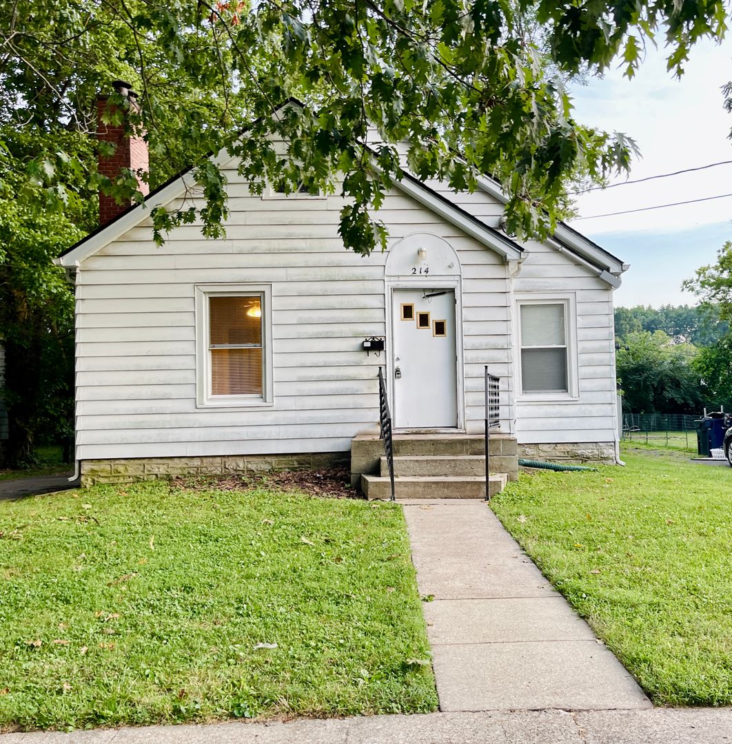 Lexington House: 214 Westwood Court