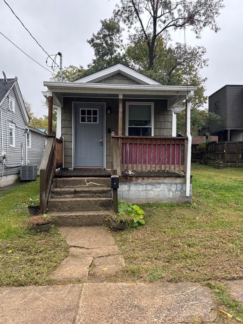 Lexington House: 606 North Upper Street