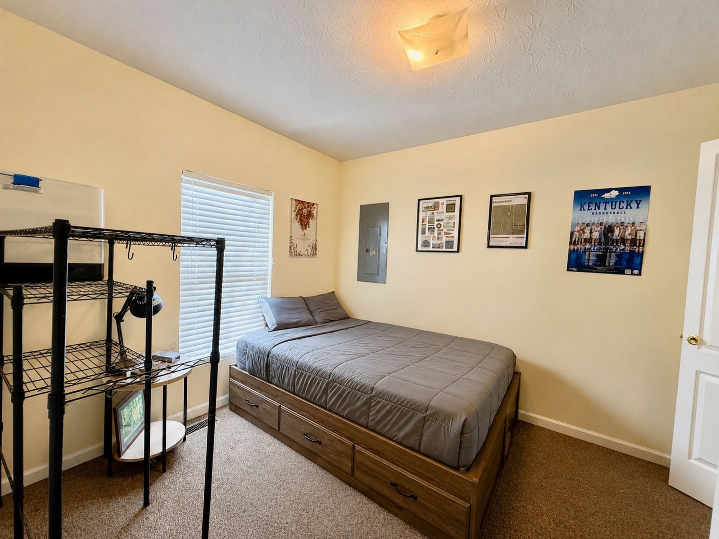424 Woodland Ave Unit B | 5 Bed 2.5 Bath 11 of 11