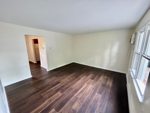 FIRST MONTH HALF OFF - 2 Bedroom in Versailles!