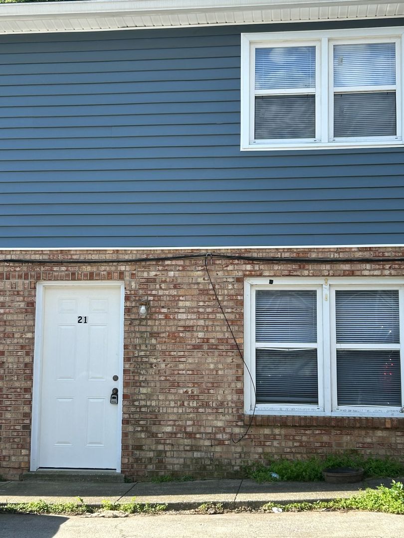 Versailles Apartment: 190 Macey Ave.  - 21