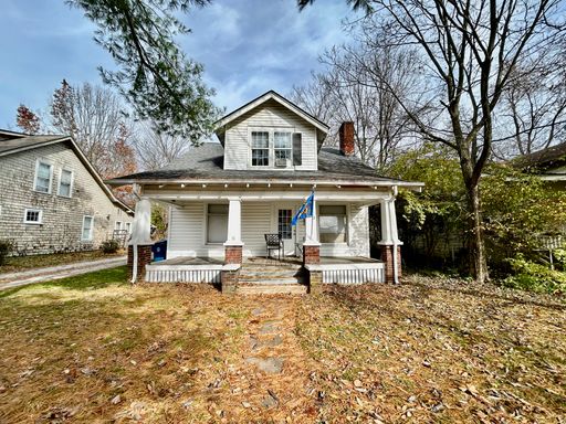Uk Students — Live Right Across From Kroger Field! – photo 1