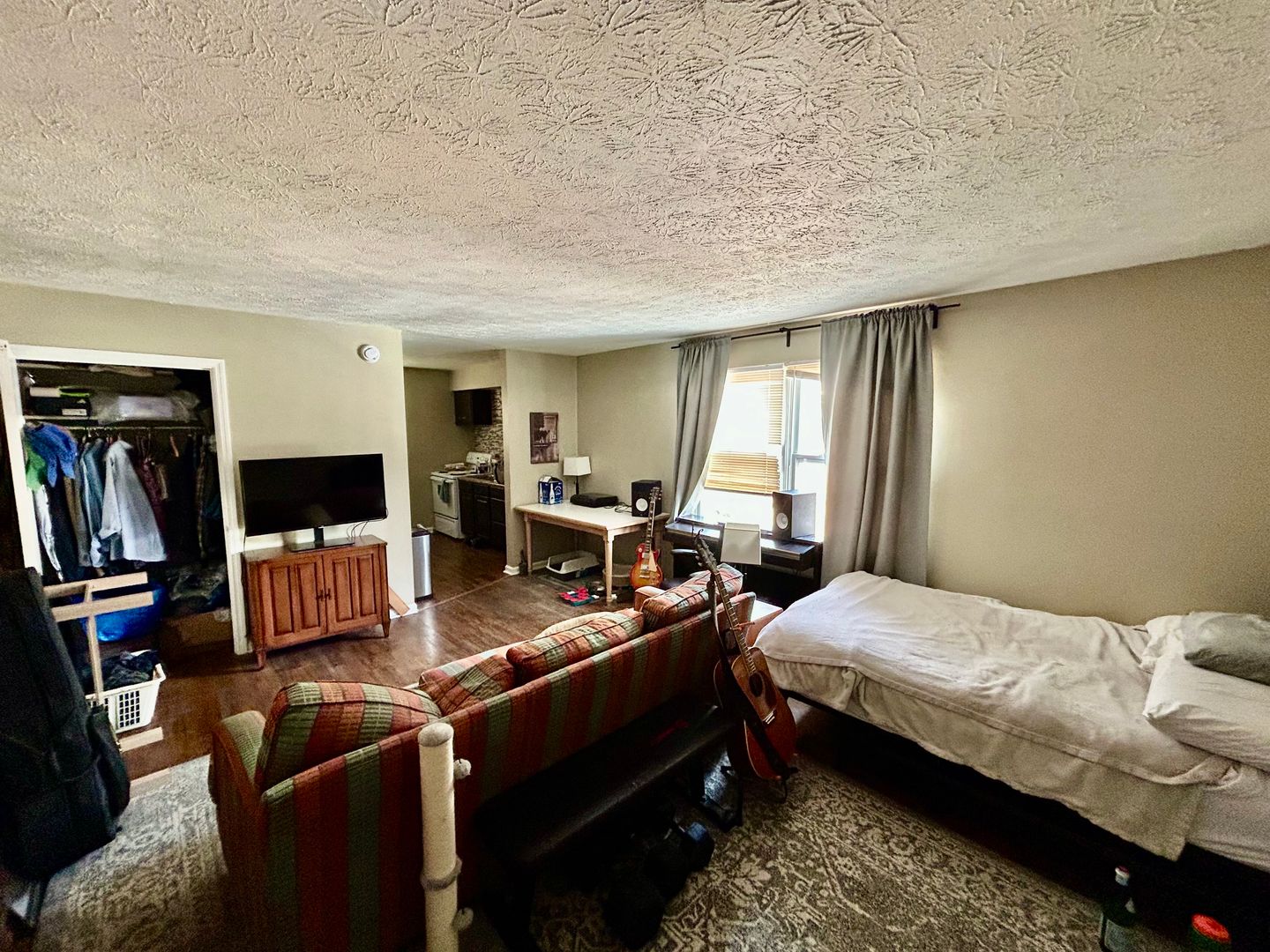 Studio Apartment Available for Pre Lease 2 of 9