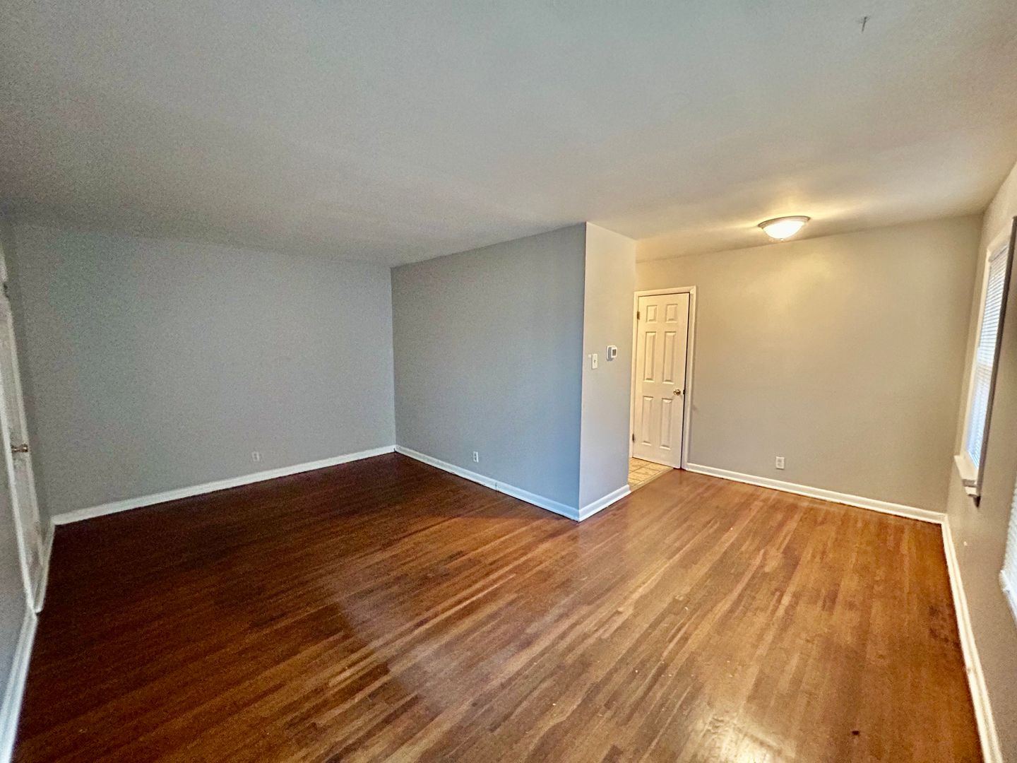 Lexington Apartment: 1201 N. Broadway St. Unit 4