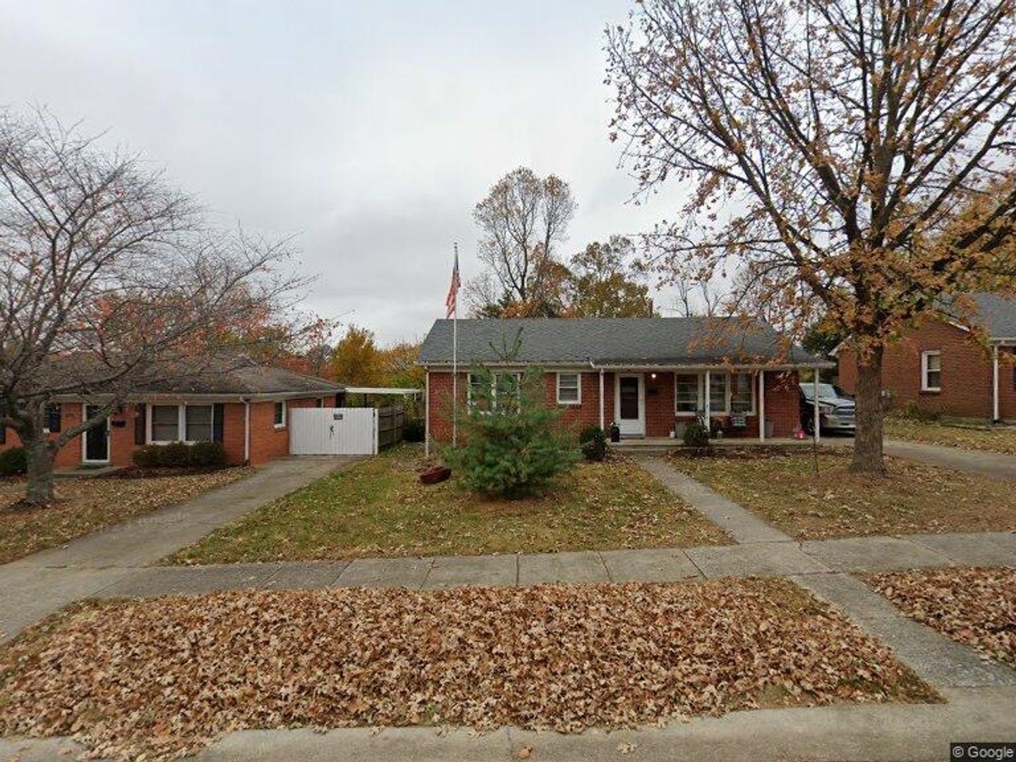Cute 3 Bedroom Home in Versailles!