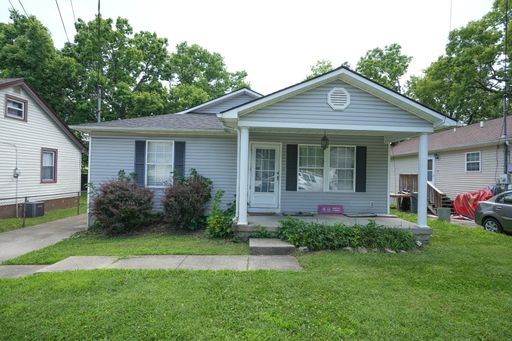 Preleasing 718 Golfview Drive! – photo 1