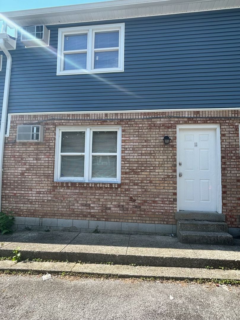 Versailles Apartment: 190 Macey Ave.  - 11