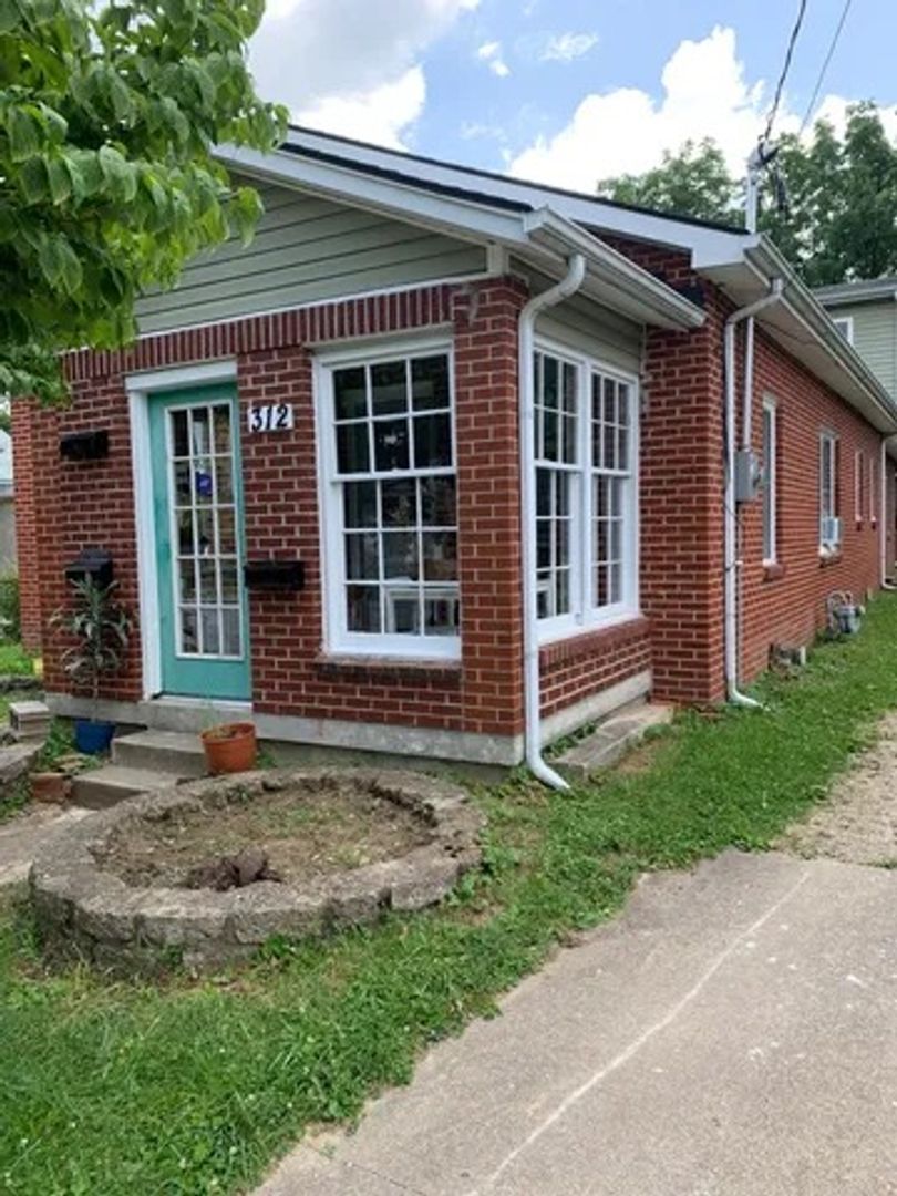 Lexington Apartment: 312 Lincoln Avenue Unit C