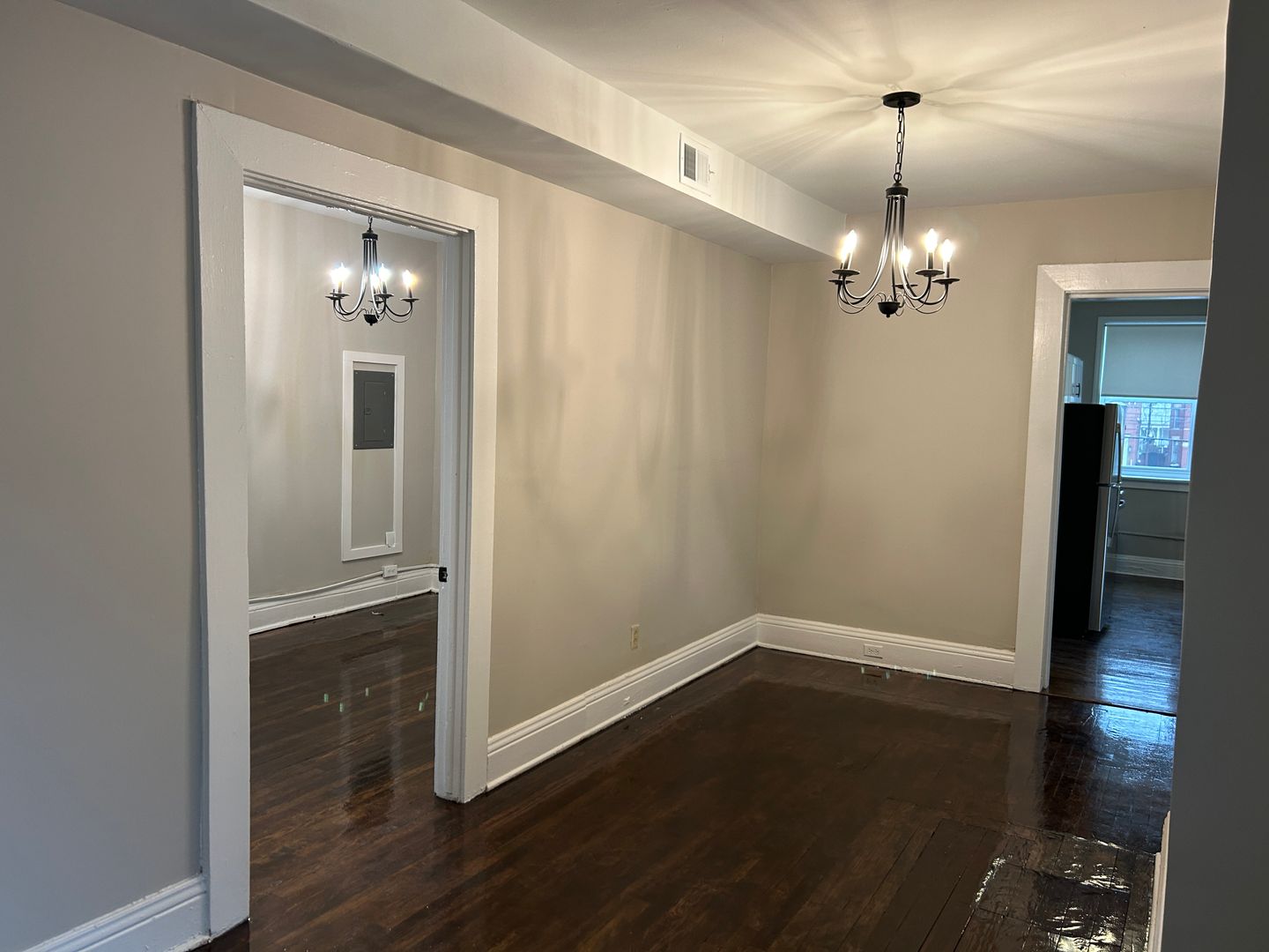 Lexington Apartment: 182 N Broadway