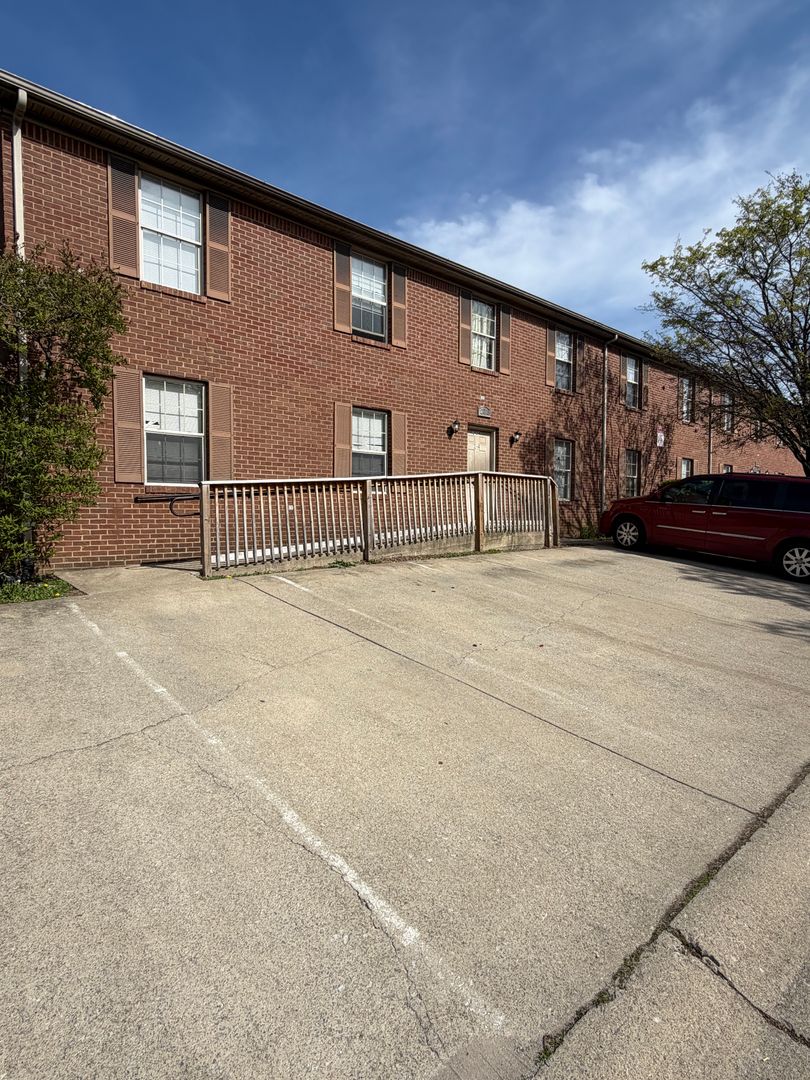 Lexington Apartment: 204 Joey Way Unit 3