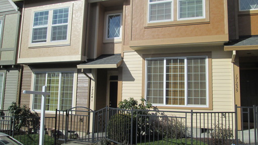 Charming 3 Bedroom | 2.5 Bathroom Townhome | Arbor Station Community | HOA Clubhouse | Pool | High-Speed Internet Included – photo 1