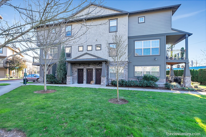 Hillsboro House: 8836 NE Brentford Way