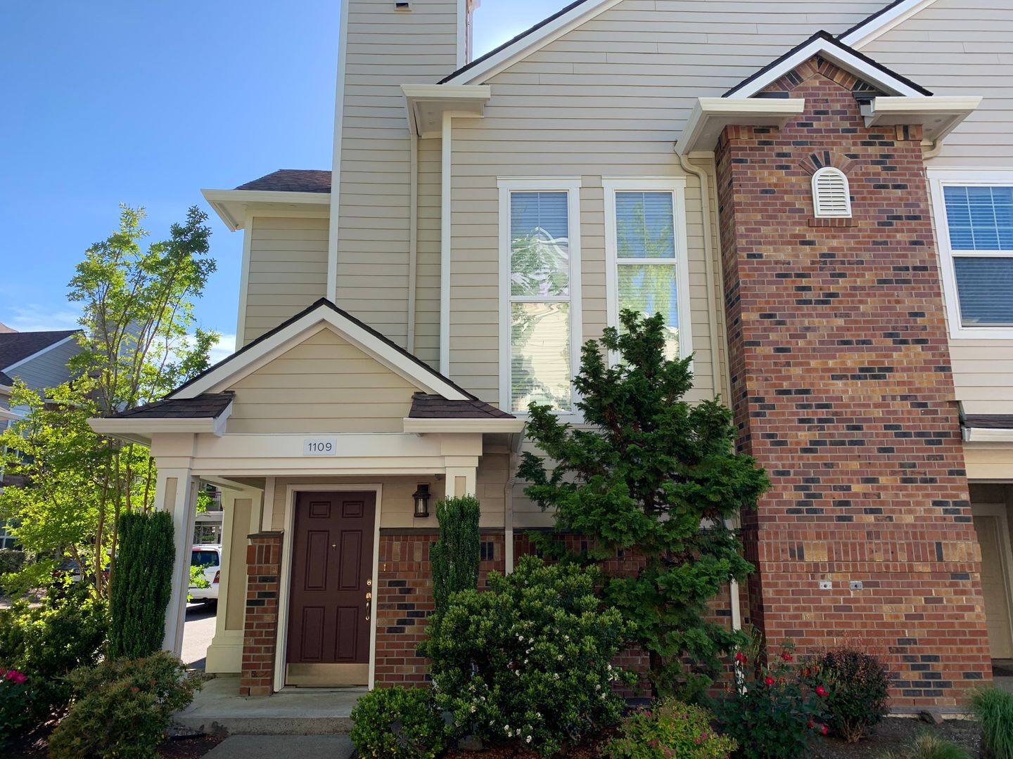 Hillsboro House: 1175 NE 64th Ln, #1109