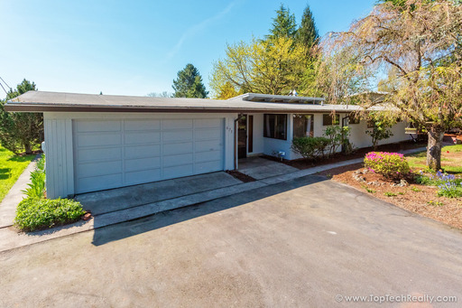 Charming Mid-Century Modern Ranch | 3 Bed | 2 Bath | One-Level Living | Prime Cedar Mill Location | Convenient to Everything | Great Yard – photo 1