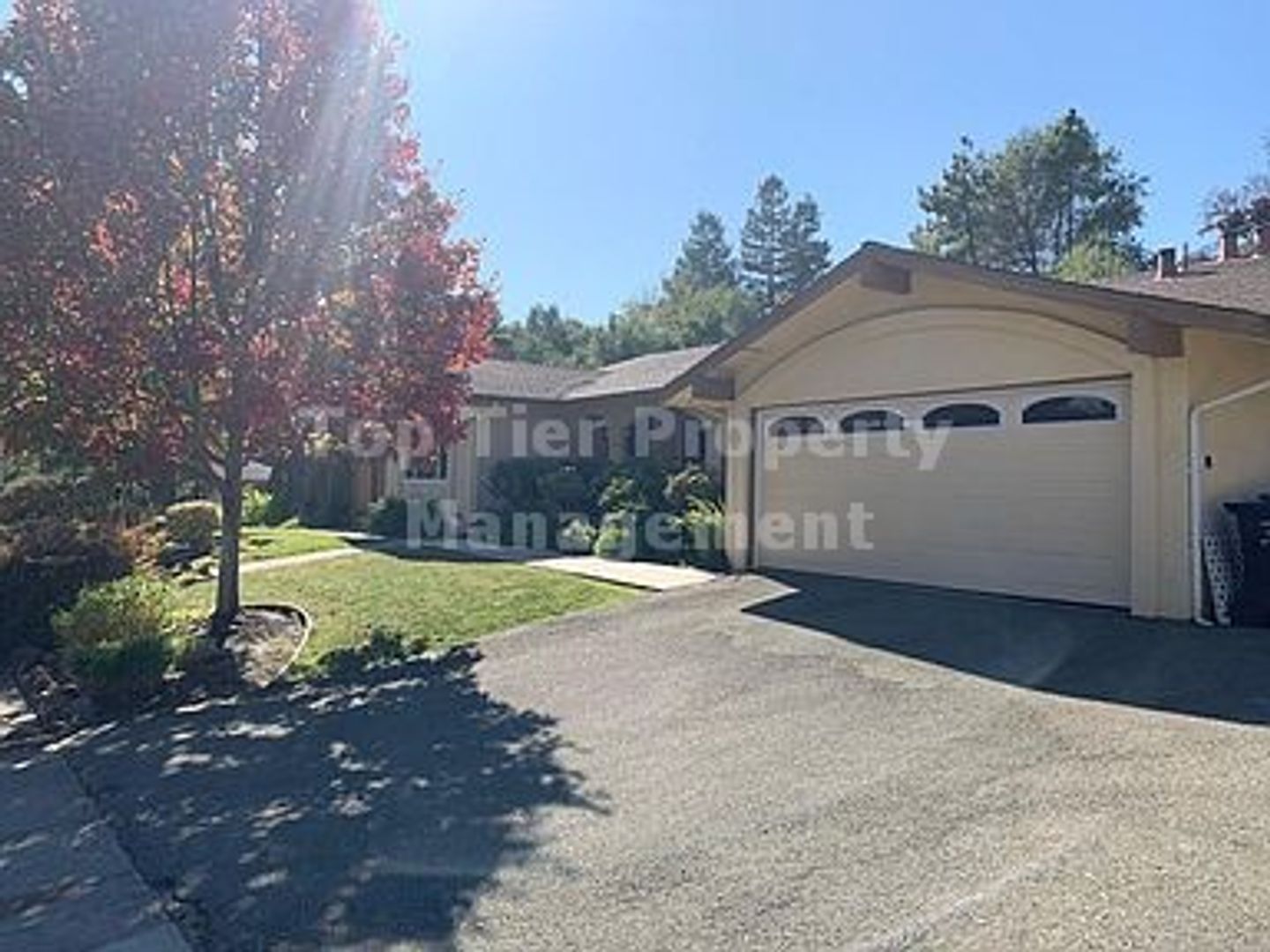 Moraga House: 204 Paseo Del Rio