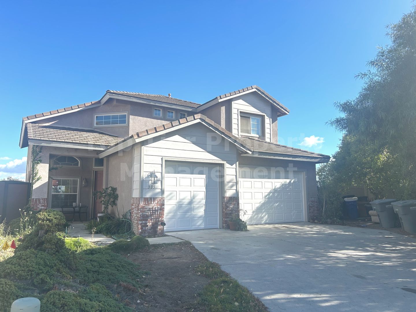 San Marcos House: 305 Toyon Court