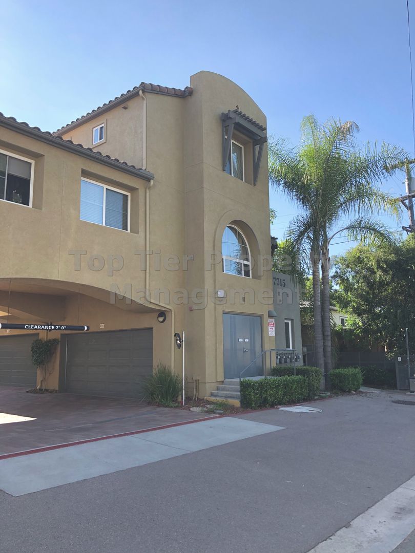 La Mesa Townhome: 7715 El Cajon Boulevard Unit 1