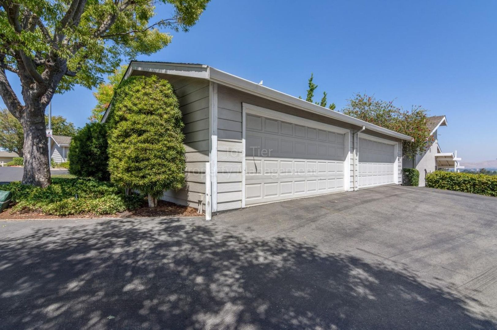 Pleasant Hill House: 53 Janin Place