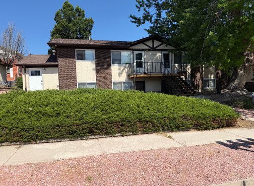 Remodeled 2 bedroom, 1 bath unit. – photo 1