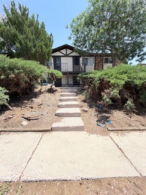 Remodeled 2 bedroom, 1 bath unit. – photo 1